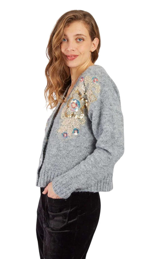 İşlemeli Gri Hırka